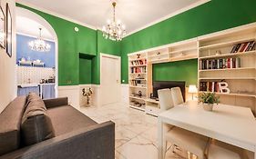 Centrale'S Nest - Elegant Apt Close To Central Station